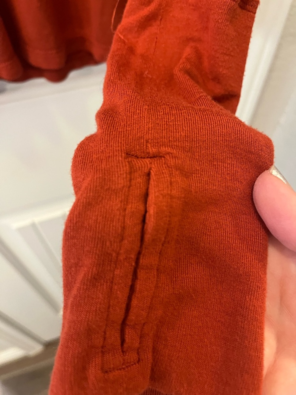 We The Free People Rust V-Neck Long Sleeve Top Lightweight Thumb Holes - Picture 4 of 5